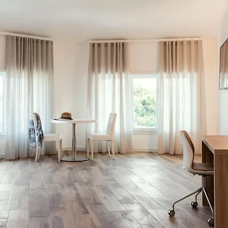 Toscana Charme Hotel Tirrenia