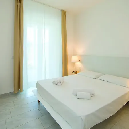 Hotel Toscana Charme Tirrenia
